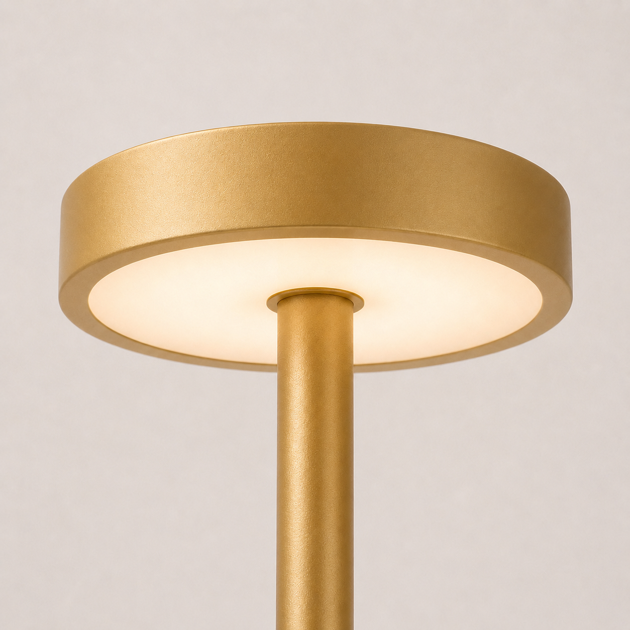 LUUM ONE - GOLD