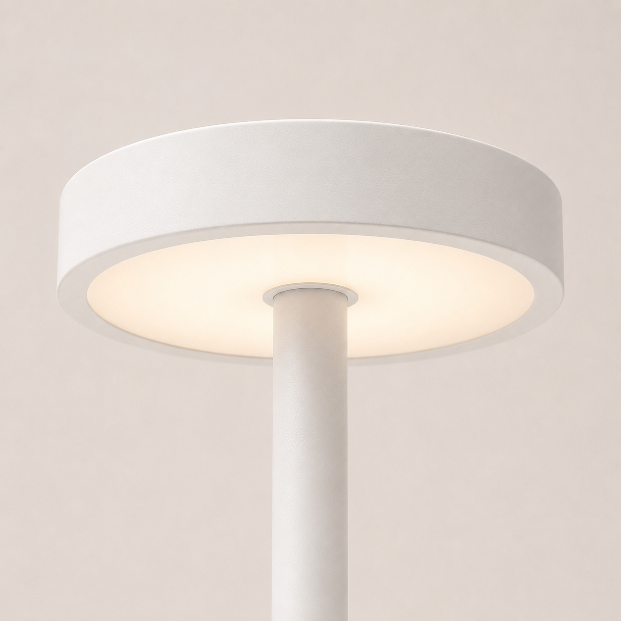 LUUM ONE- WHITE